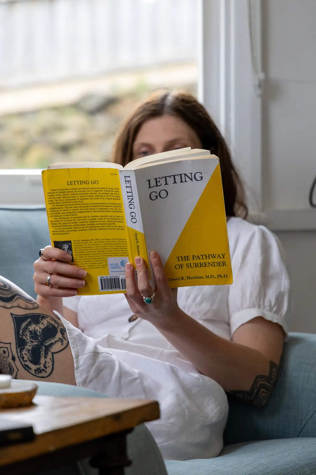 Sara reading