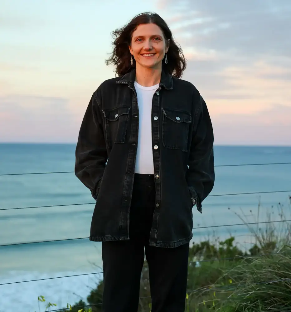Sara by the coast